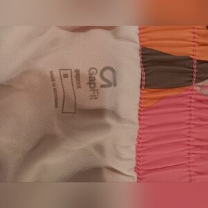 Gap fit athletic shorts in small